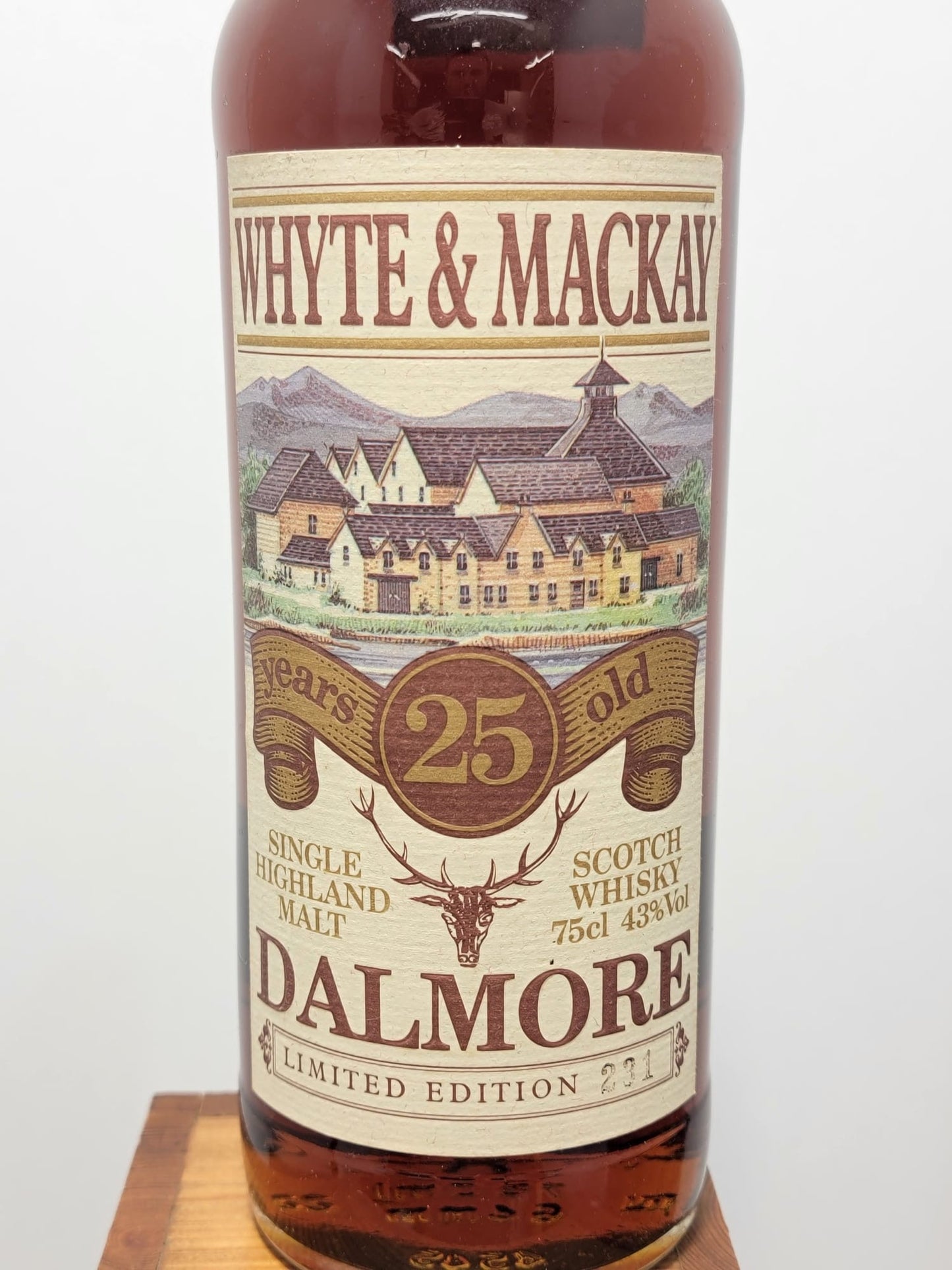 WHITE & MACKAY - Dalmore 25 Years Old