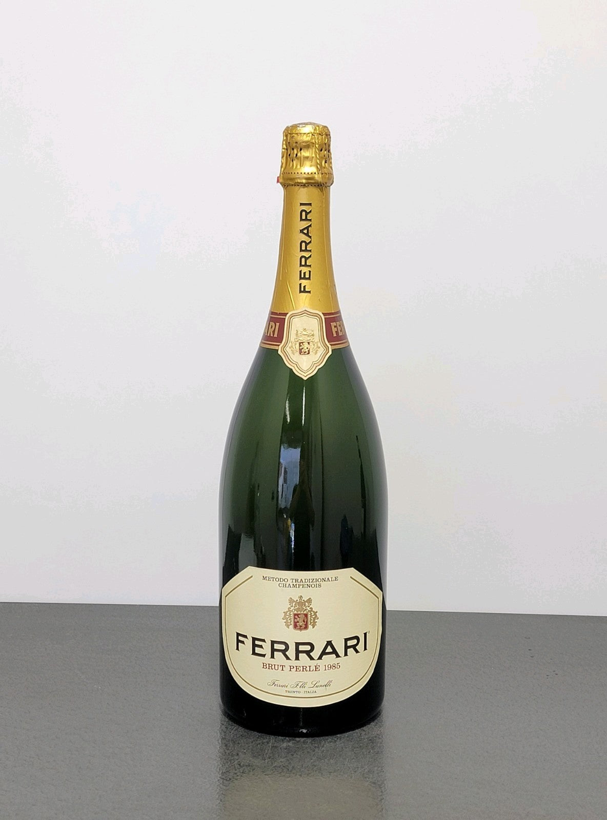 Ferrari Brut Perle 1985 Magnum Sboccatura 1991 Millesimato Lunelli 1.5 lt 12%