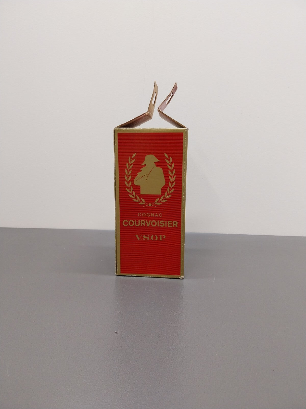 Cognac Courvoisier Napoleon bott. 0.70 cl anni 70