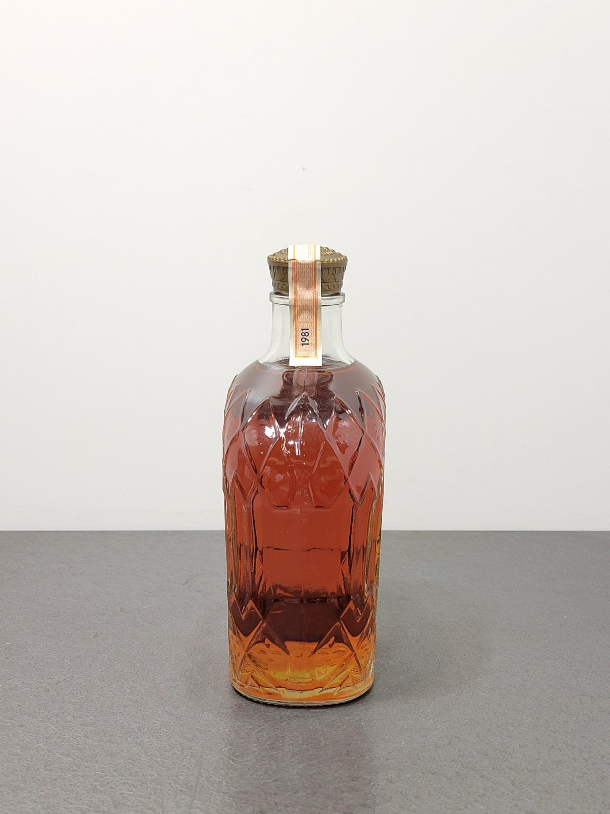 Whisky Crown Royal 1981 Joseph & Seagram Blended Canadian Whisky bott.75 cl 40%