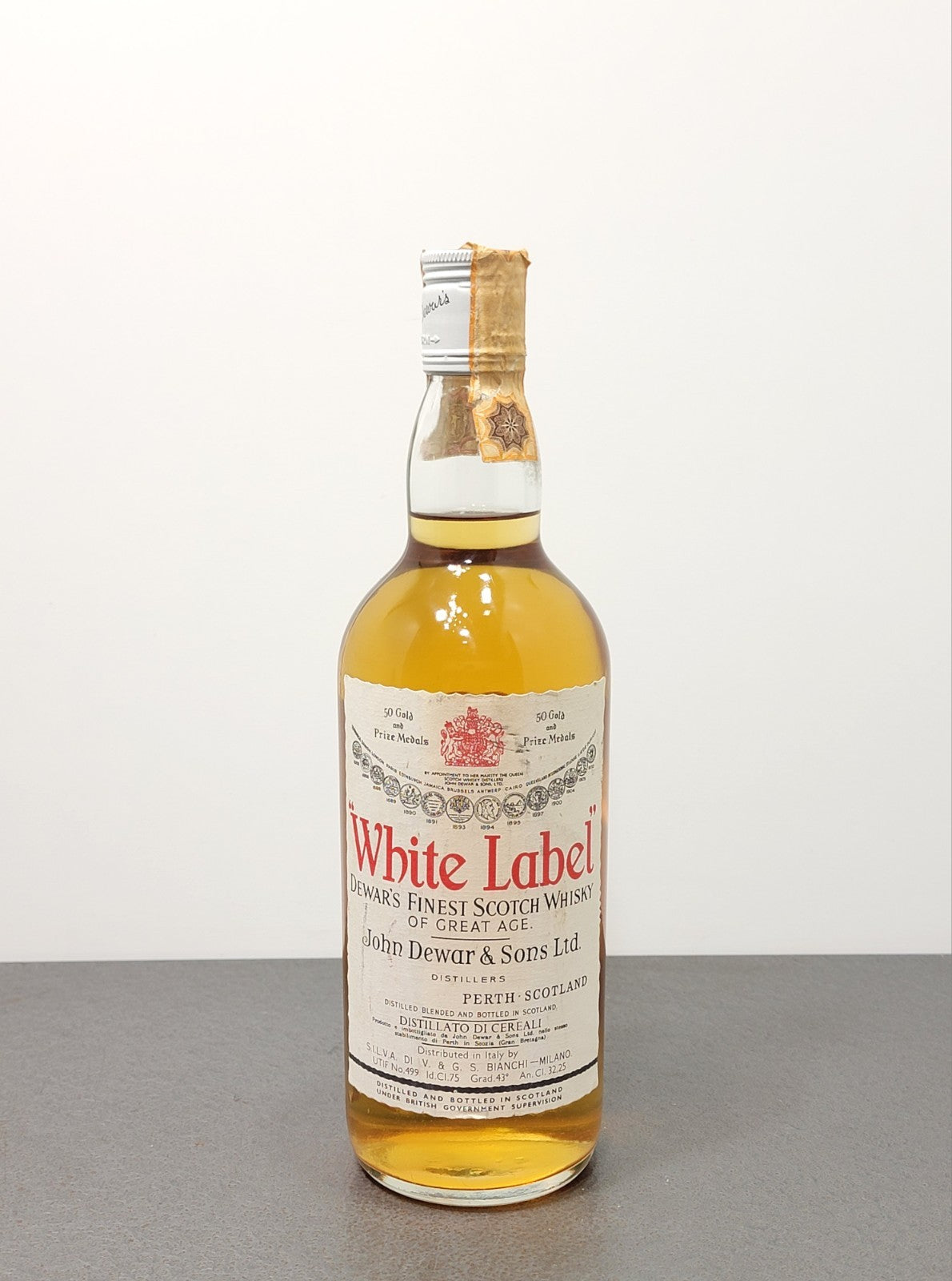 Whisky John Dewar & Sons White Label 1970s Finest Scotch Whisky bott.75 cl 43%