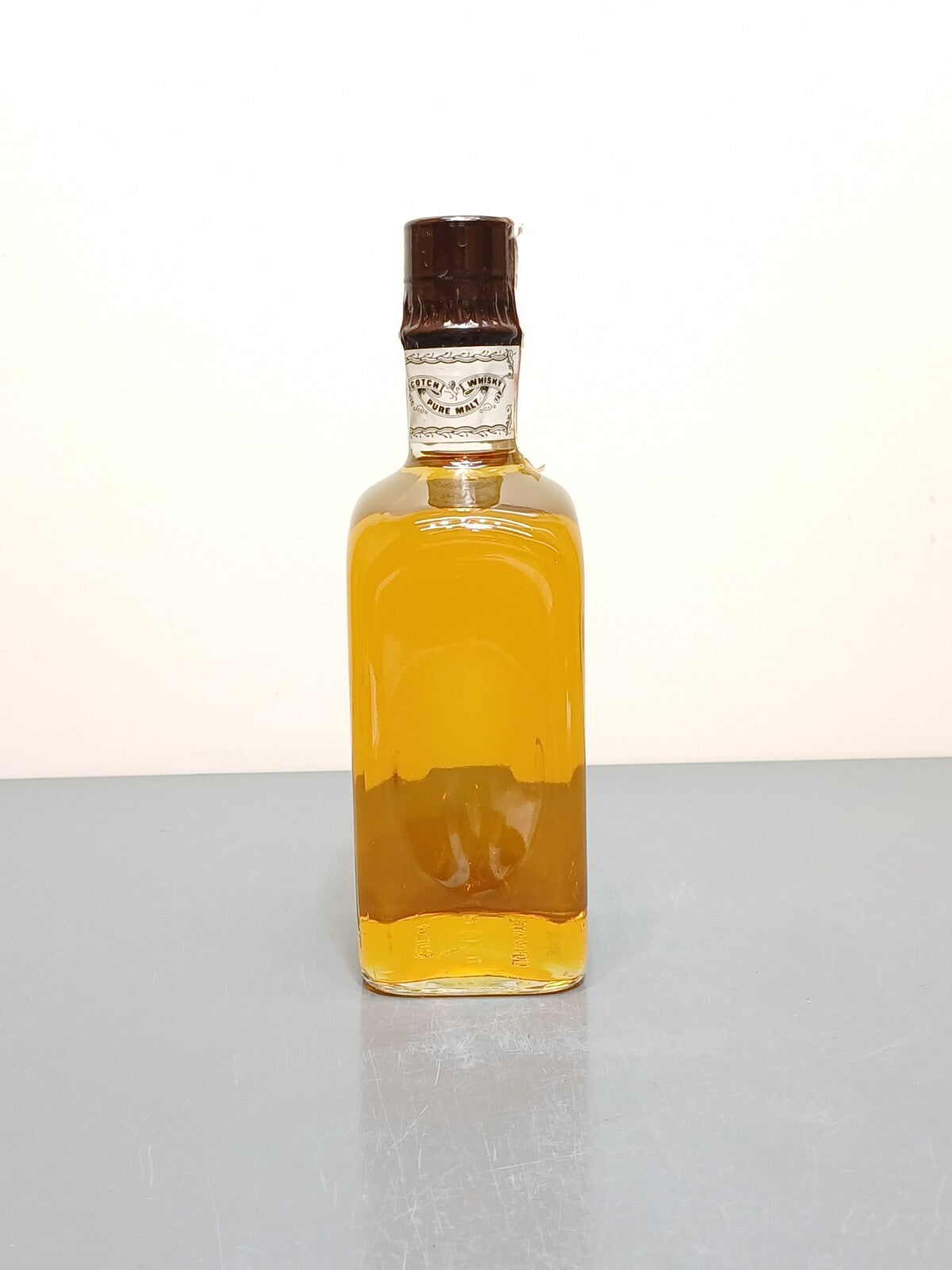 Glen Grant 10 years Pure Malt Scotch Whisky anni 80 bott.75 cl 43%
