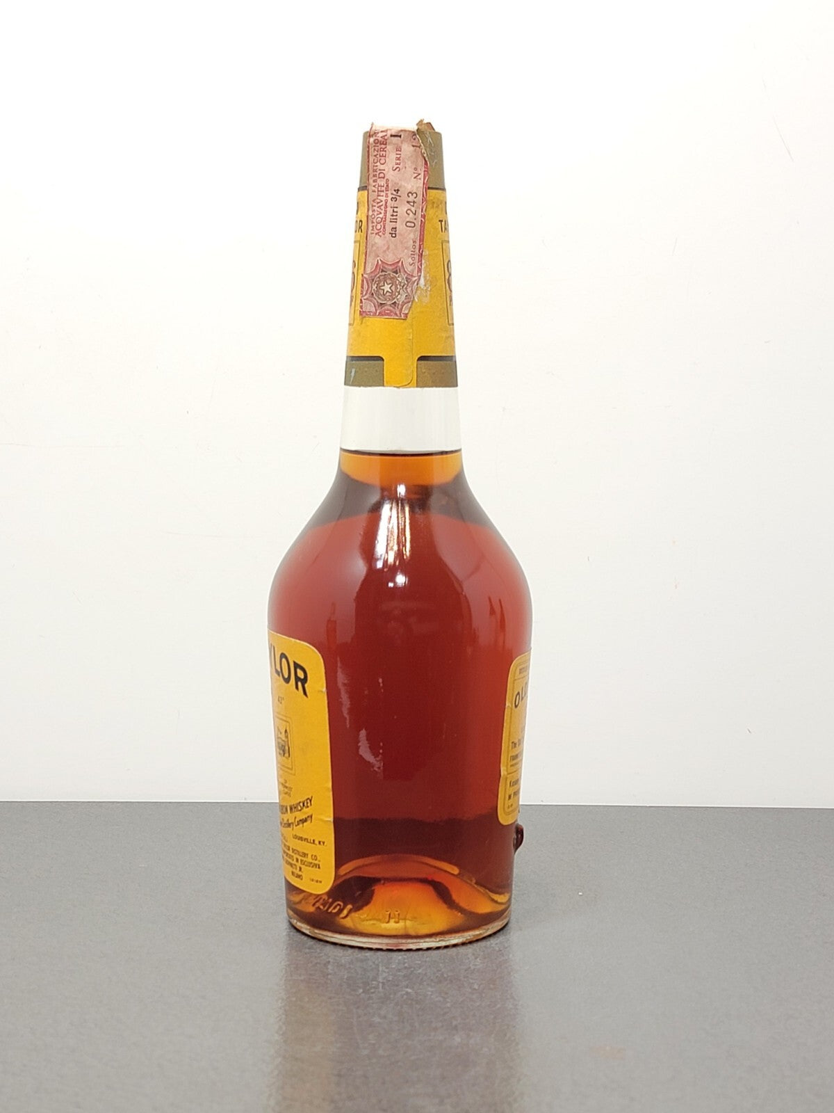 Whisky Old Taylor 1973 Kentucky Straight Bourbon Whisky 86 Proof bott.75 cl 43%