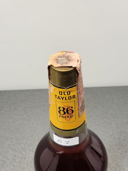 Whisky Old Taylor 1973 Kentucky Straight Bourbon Whisky 86 Proof bott.75 cl 43%