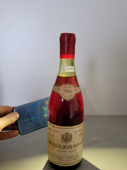 Bourgogne Grand Ordinaire 1966 Beaujolause Blaceret bott. 72 cl 12%