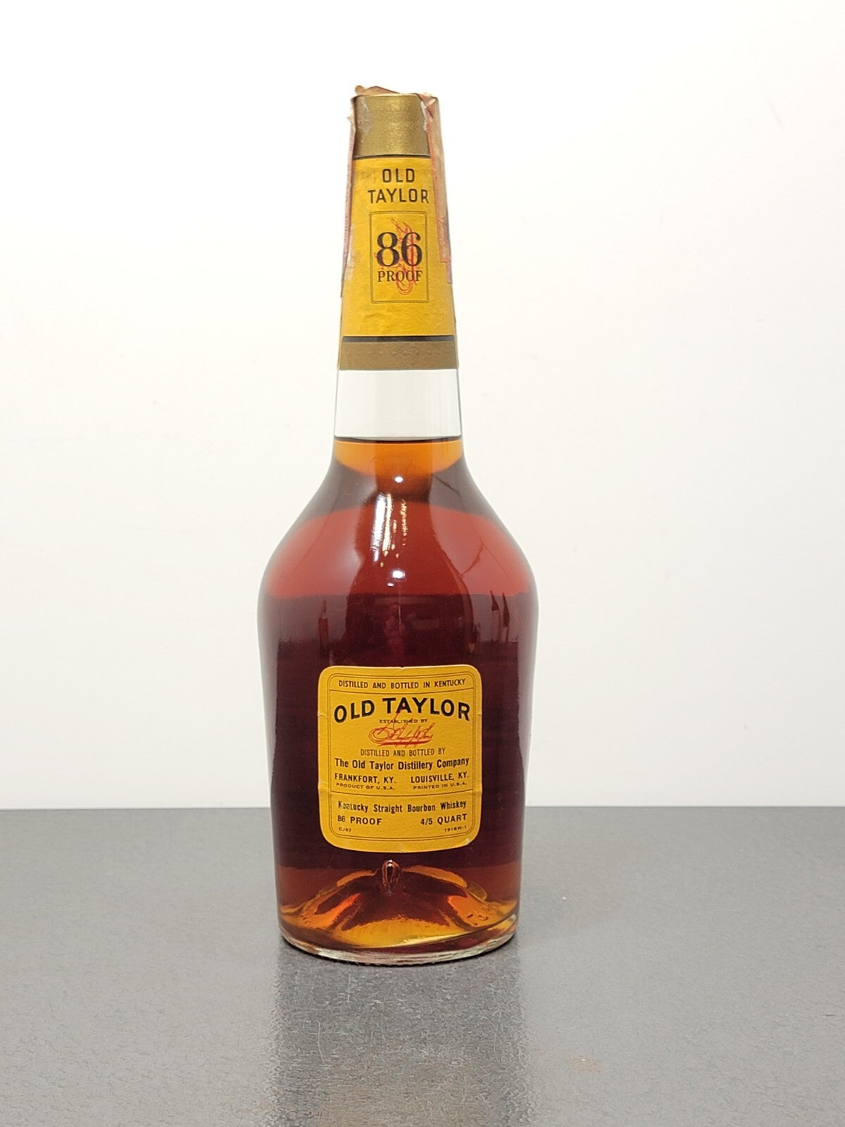 Whisky Old Taylor 1973 Kentucky Straight Bourbon Whisky 86 Proof bott.75 cl 43%