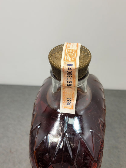 Whisky Crown Royal 1981 Joseph & Seagram Blended Canadian Whisky bott.75 cl 40%