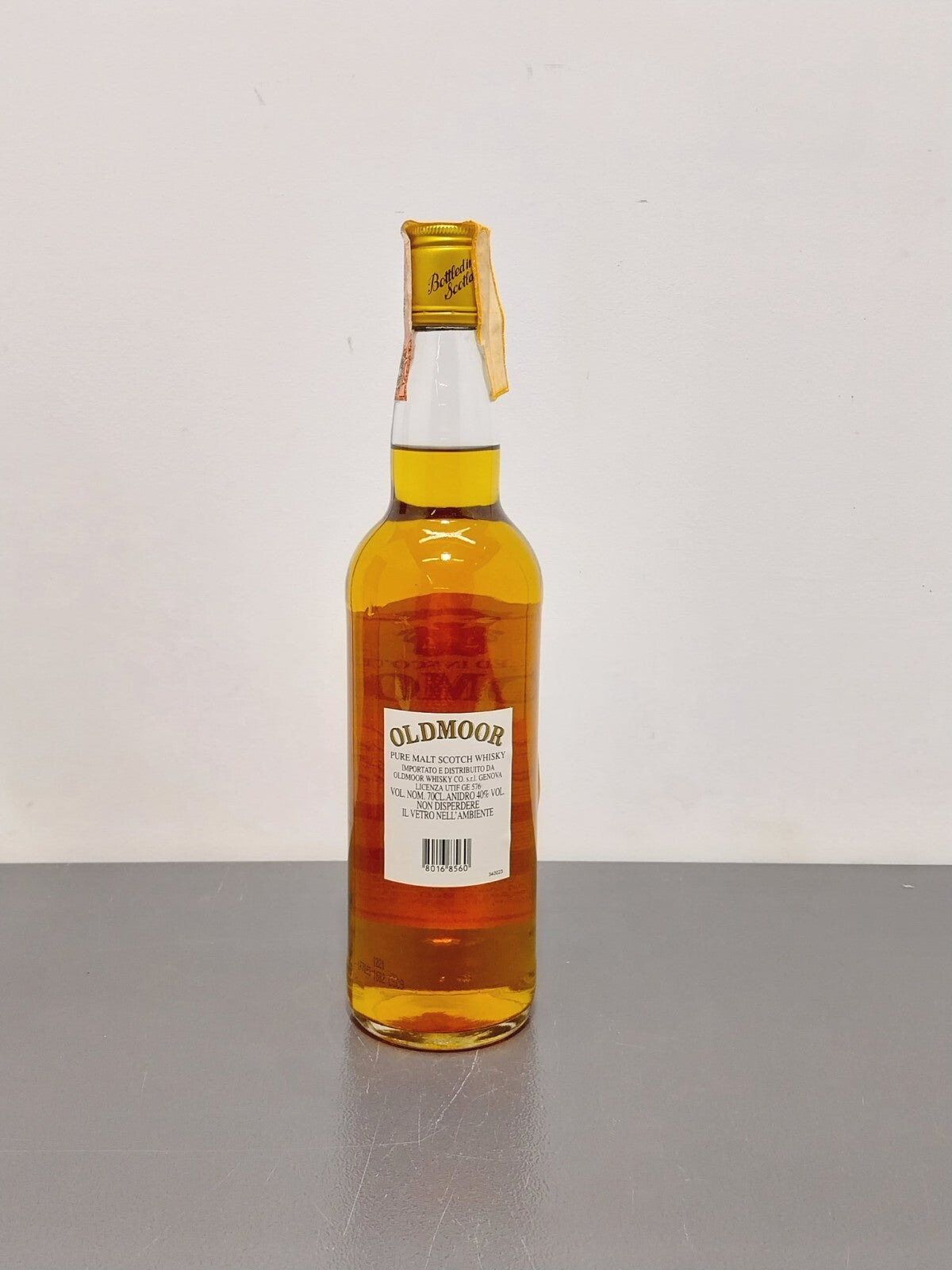 Whisky Oldmoor 8 years 1980s Pure Malt bott. 70 cl 40%
