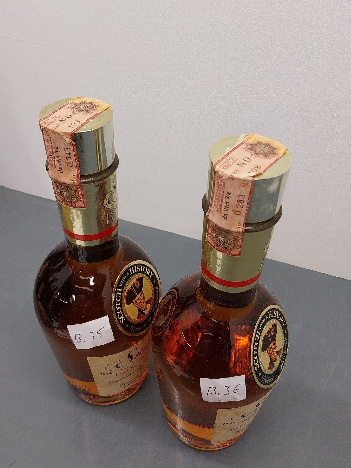 1x Old Smuggler 1970s  Fines Scotch Whisky bott. 75 cl 40%