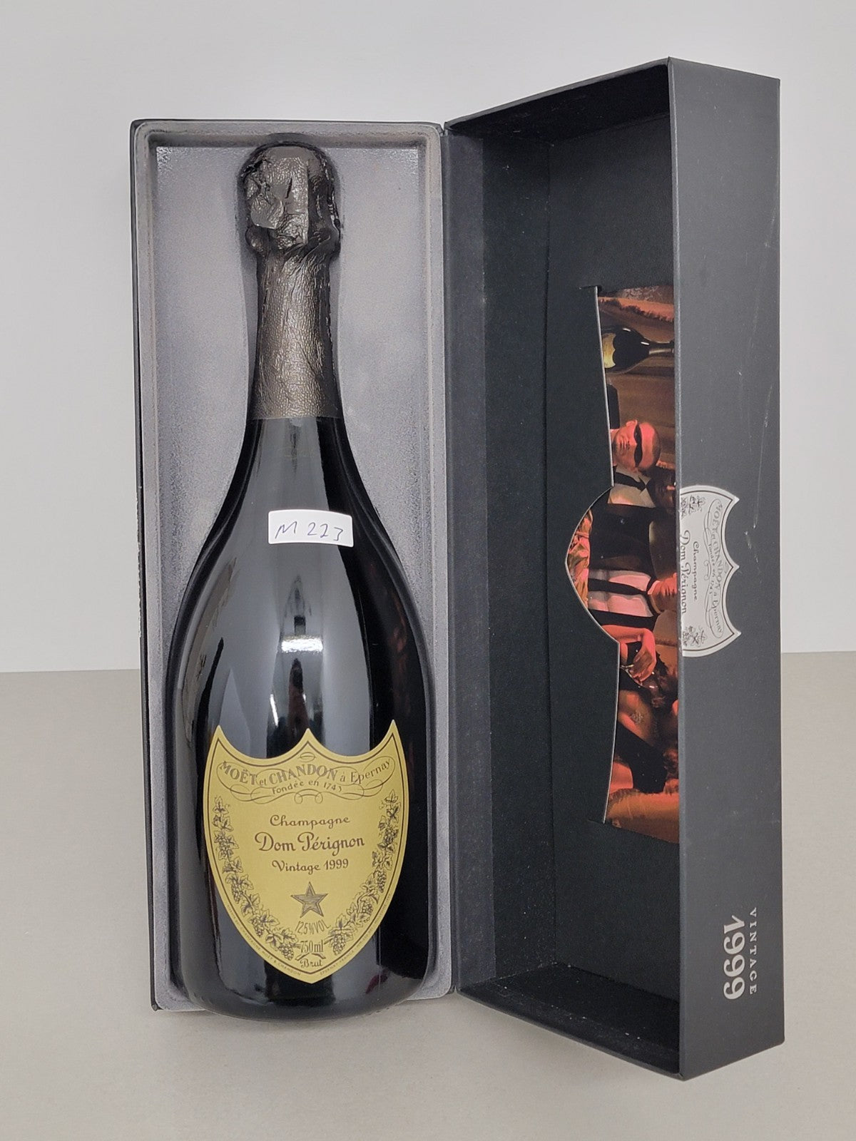 Champagne Dom Perignon 1999 con Box Vintage Brut bott. 75 cl 12.5%